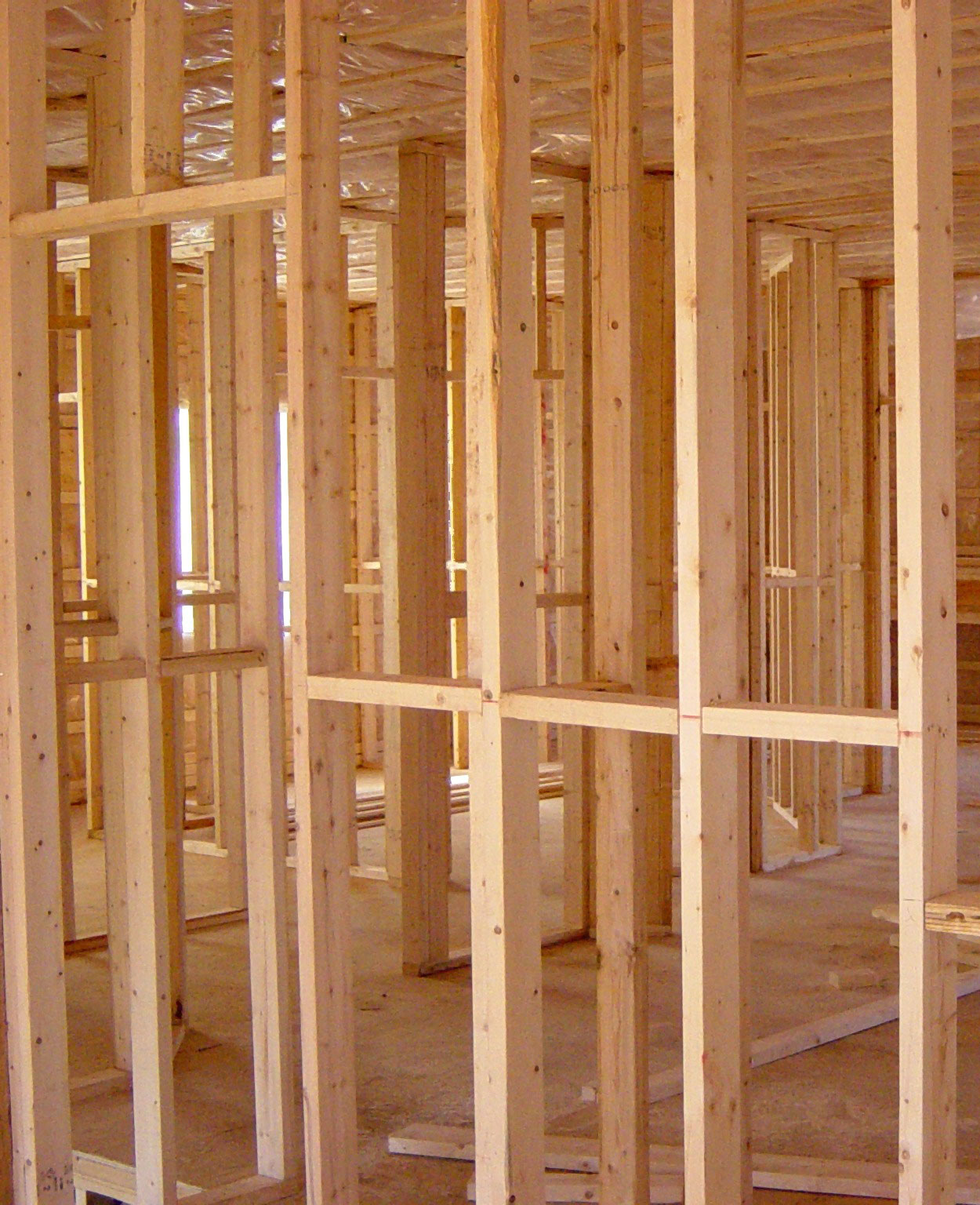 charpente de maison Charpente d'une maison en construction. La charpente permet de soutenir une maison.